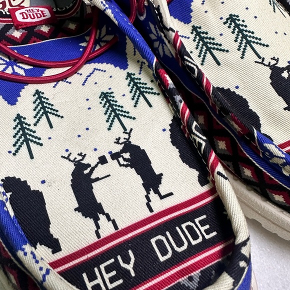 NWOT Hey Dude Men's Wally Winter Holiday Cheers Reindeer Shoes/Slip Ons size 9 - Picture 2 of 5